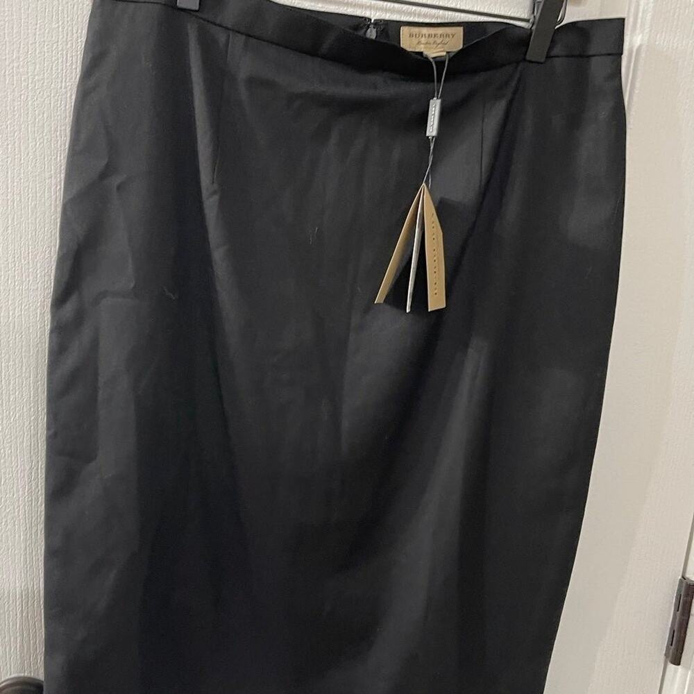 Burberry womens black skirt Sz 10 100% wool NEW